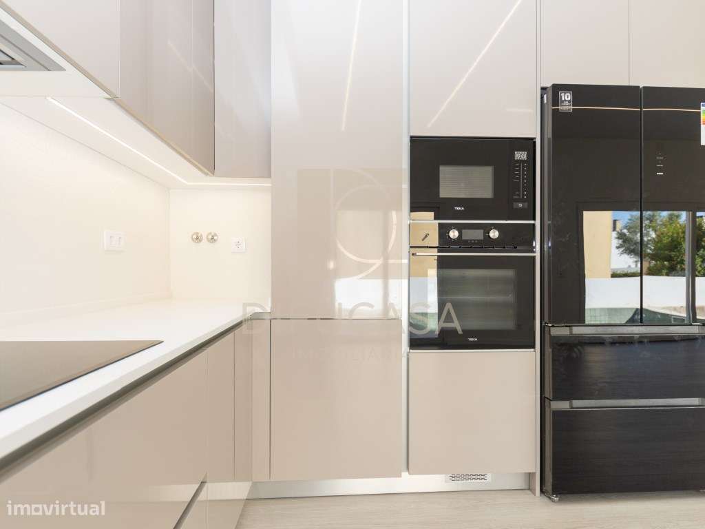 Moradia T4 localizada em Aldeia de Irmãos (Azeitão)-11