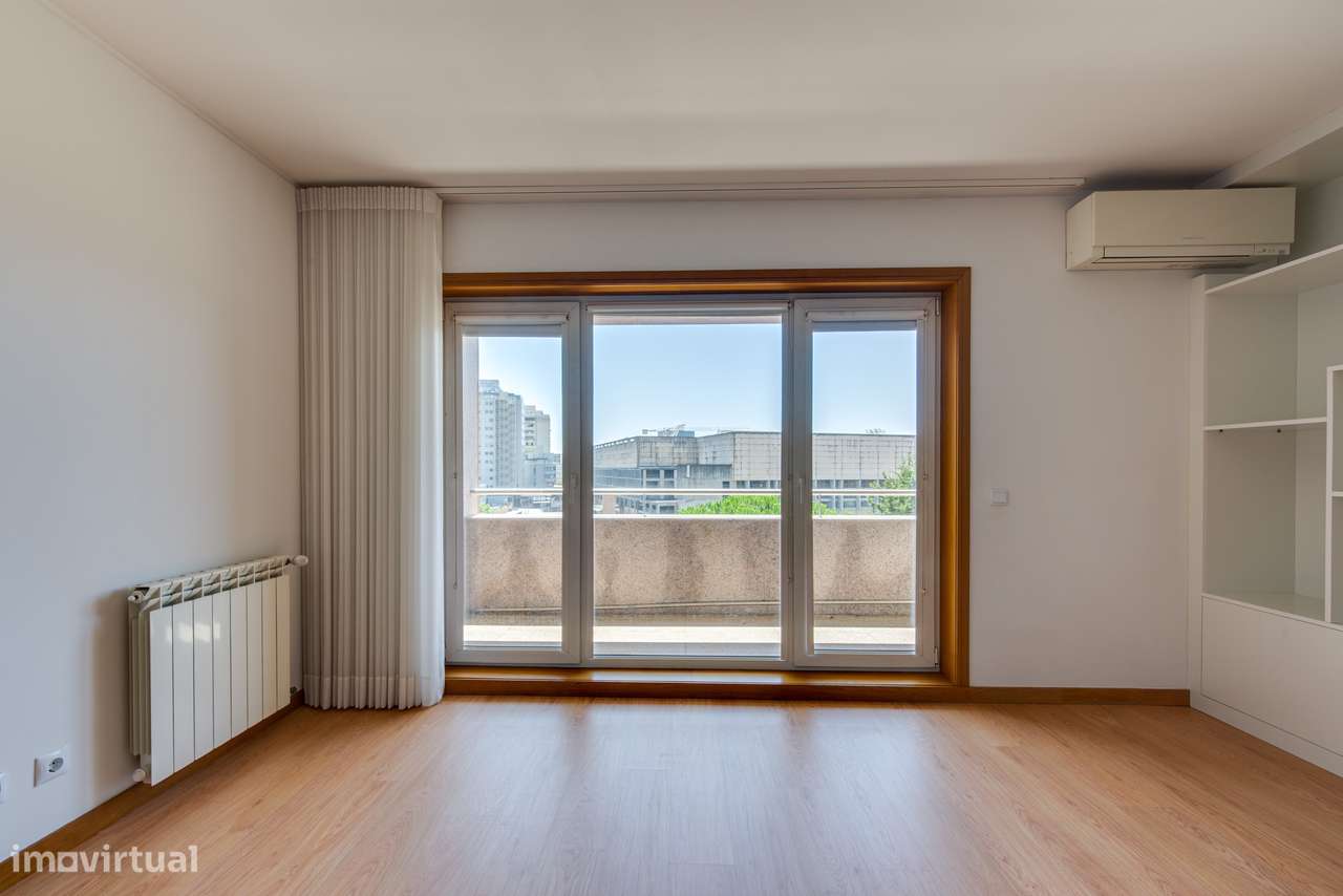 Apartamento T3 Venda em Ramalde,Porto-4