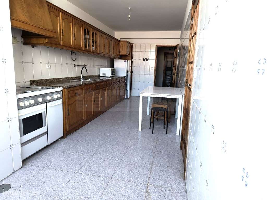 Apartamento T3 - próximo ao Braga Parque, com lugar de garagem-8