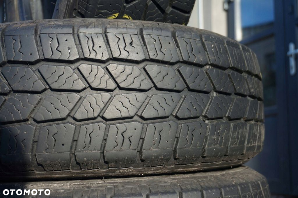 GOODYEAR CARGO ULTRAGRIP 215/65R16C 109T AL4530** - 4