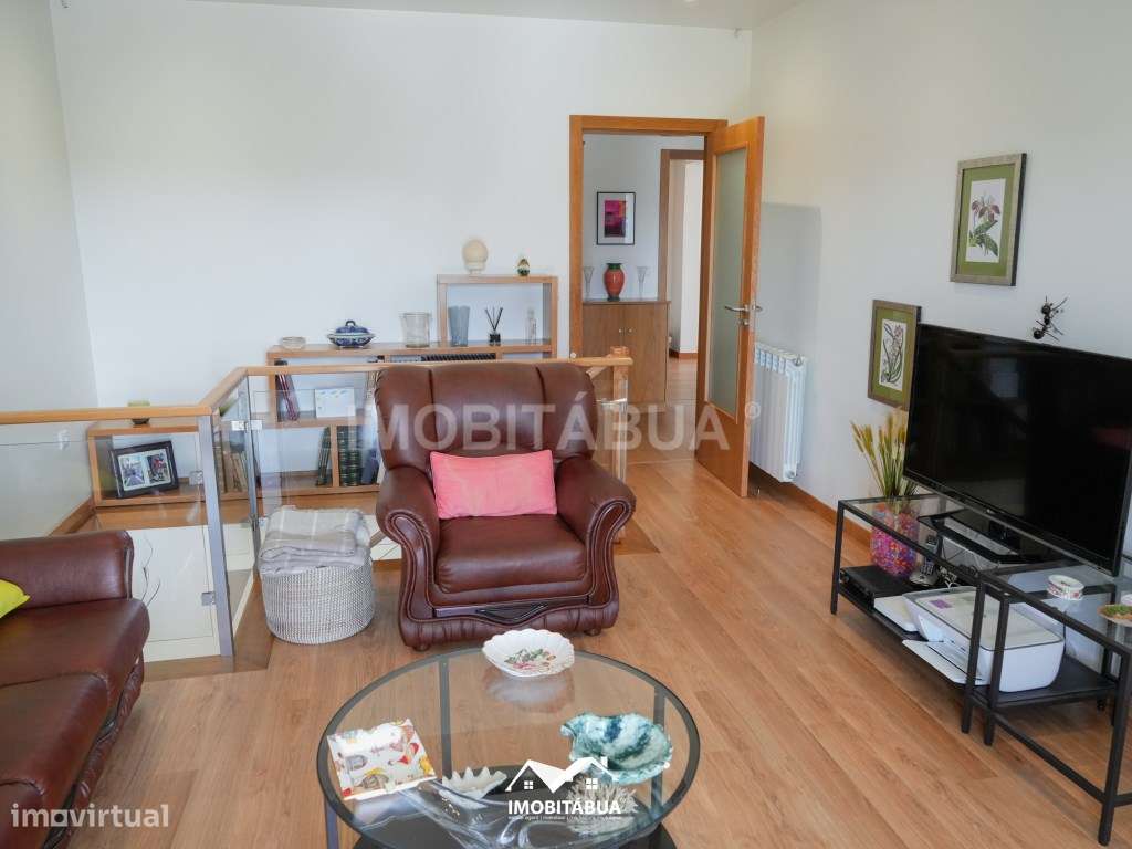 Casa privada com 4 quartos, piscina, pátios e acomodações versáteis.-21