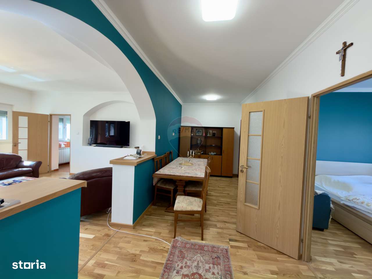 Casă / Vilă 8 camare cartier Beverly Hills Sanmartin-12