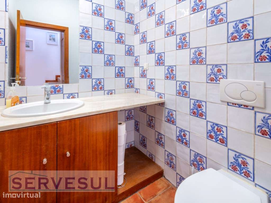 Luxuosa Moradia de luxo de 2 andares composta por 4 quartos, com um...-33