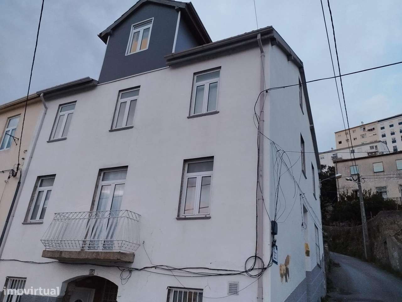 Edifício Junto ao polo das engenharias na covilhã - Grande imagem: 2/34