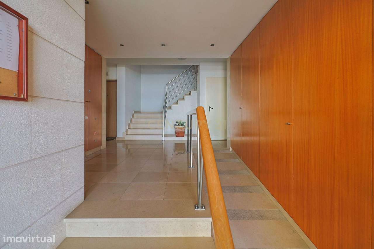 Apartamento T2, com Lugar de Parqueamento e Arrecadação, Quinta de São-26