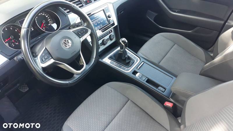 Volkswagen Passat 1.5 TSI EVO Essence - 12