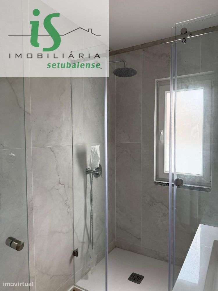 MORADIA PARA VENDA NO BAIRRO DA CONCEIÇÃO EM SETÚBAL-38