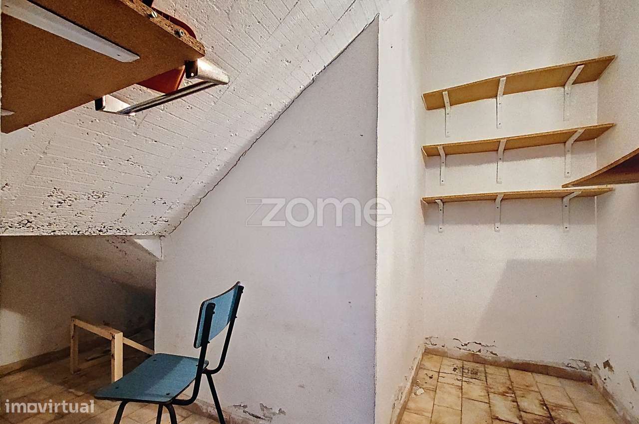 Loja no centro de São Bartolomeu de Messines com 216m2-11