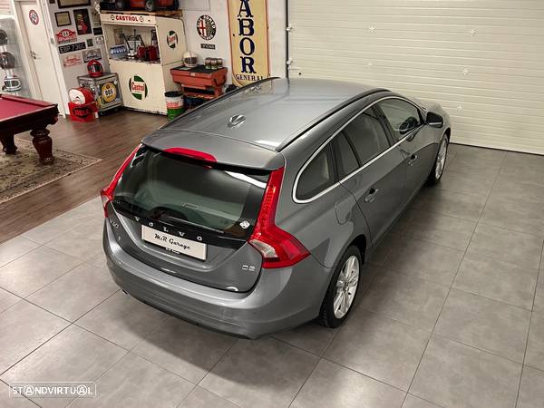 Volvo V60 2.0 D2 Momentum - 30