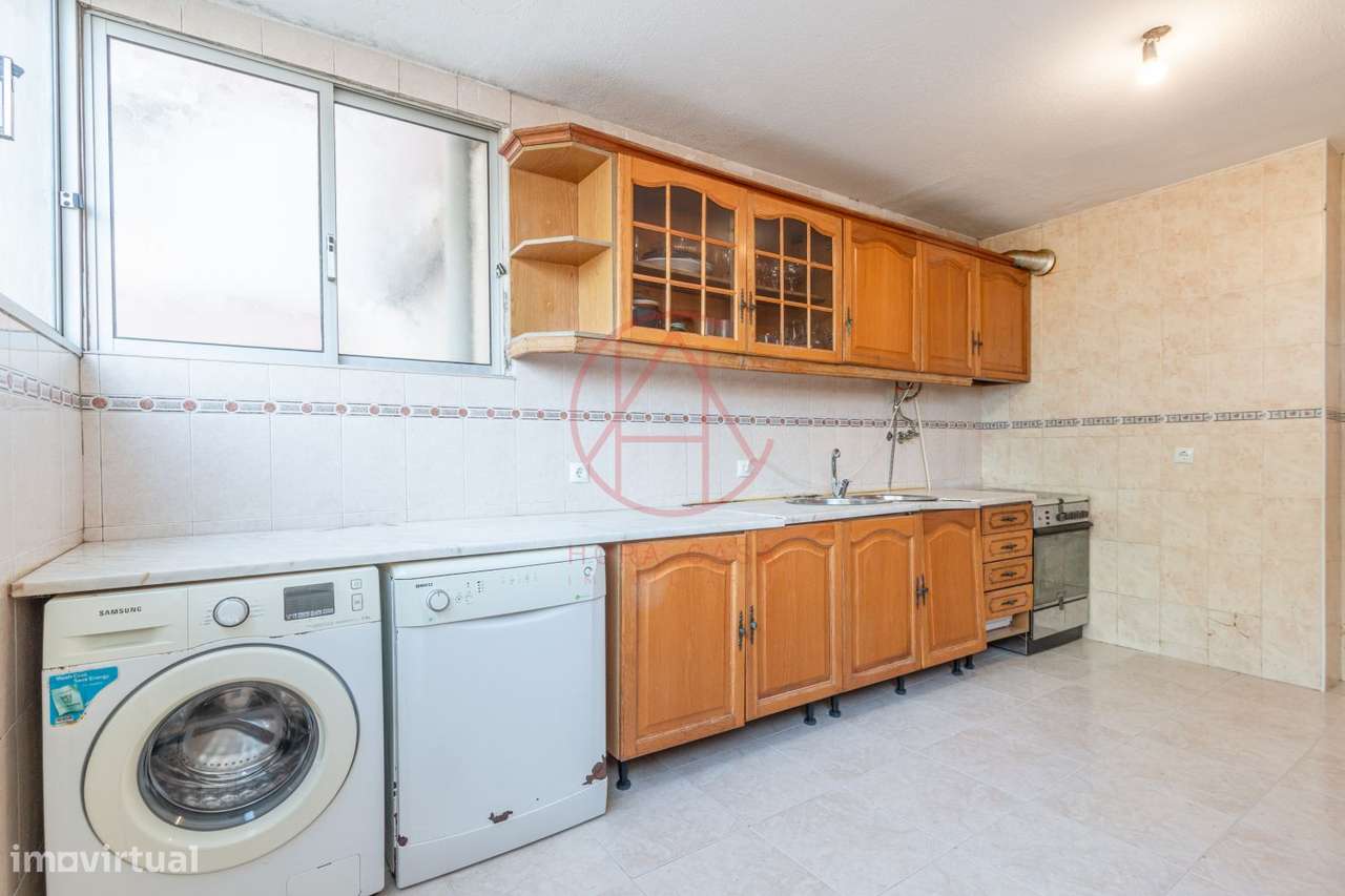 APARTAMENTO T3 1º andar c/ elevador - Sto Antonio da Charneca-13
