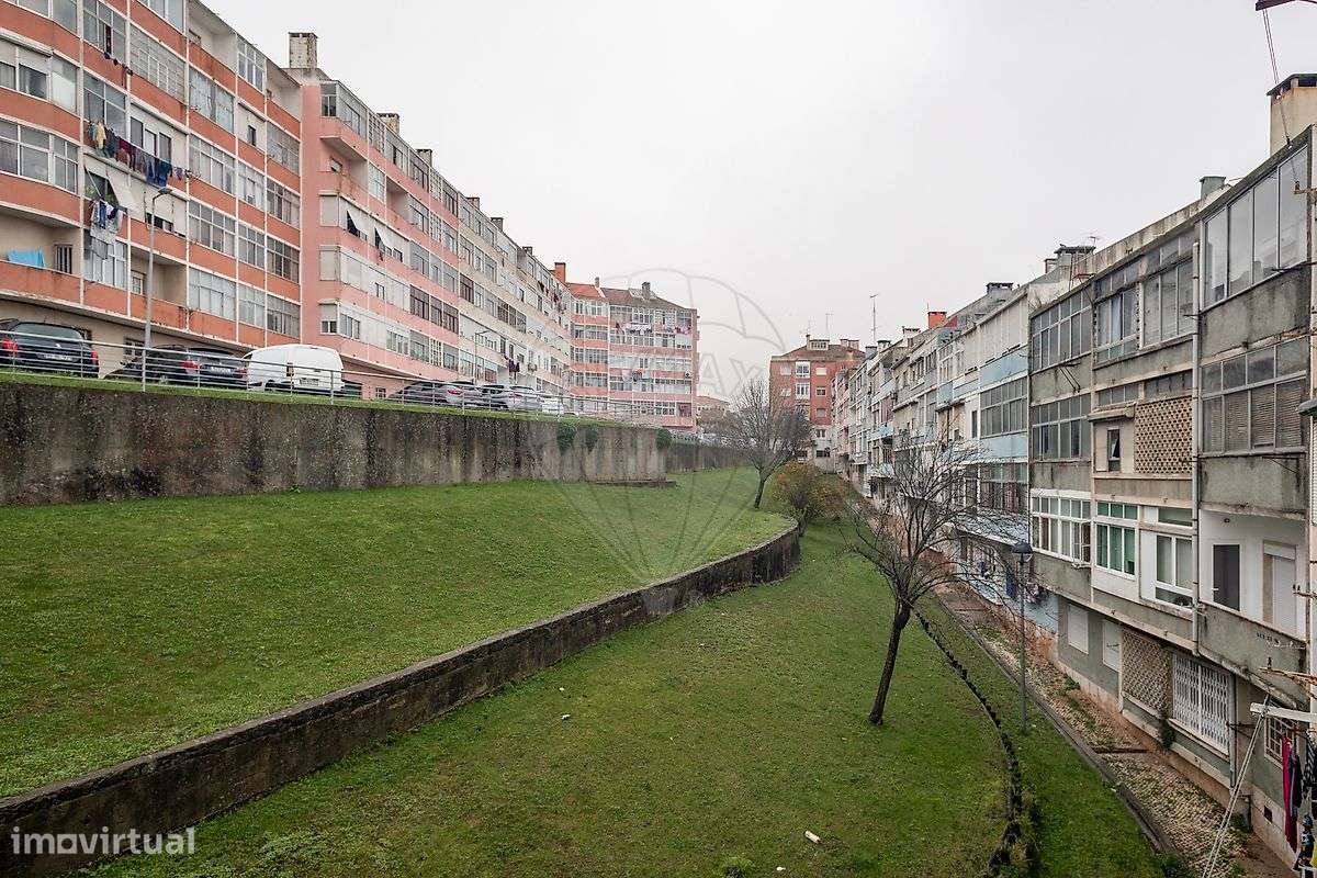 Apartamento T2- Totalmente remodelado-17