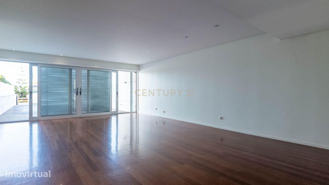 Moradia T3, com 2 suítes e 2 terraços, em condomínio fechado na Praia-25