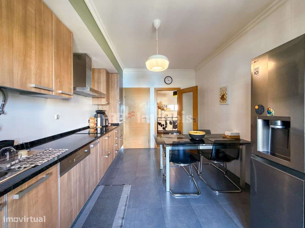 Apartamento T4 Duplex c/ Varandas, Arrecadação e Parqueamento - no ...-24