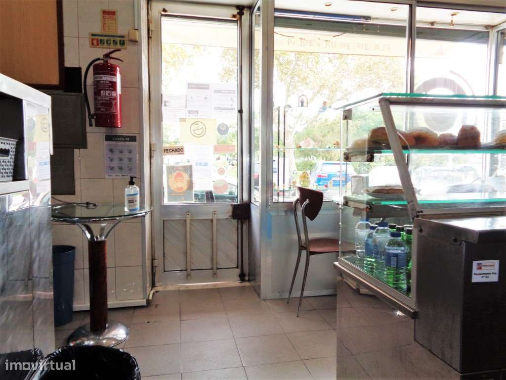 Pastelaria com Fábrica em pleno funcionamento - Grande imagem: 2/9