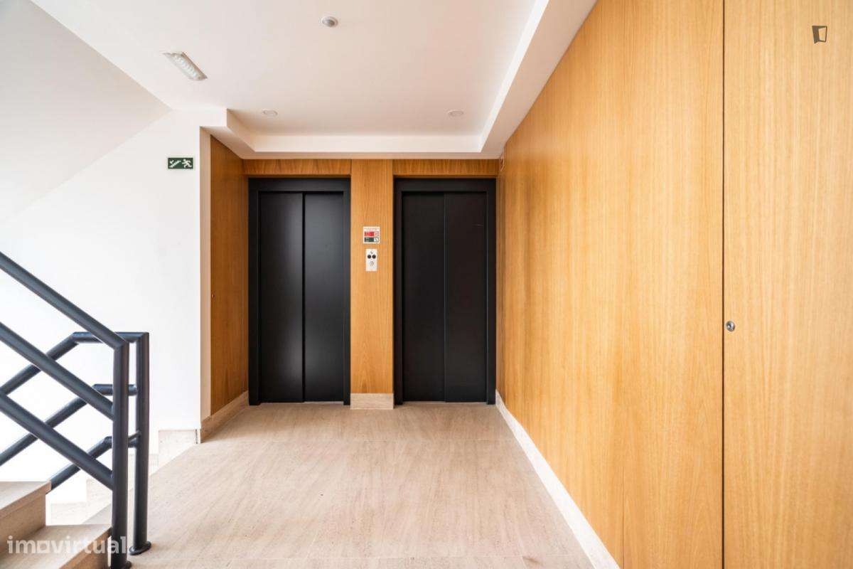 Apartamento com 1 quartos - localizado em Sete Rios Lisbon - Grande imagem: 2/6