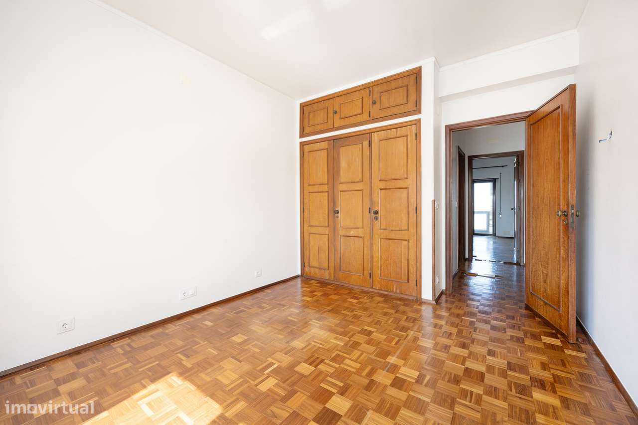 Apartamento T5 | Último Piso | Capuchos, Leiria-40