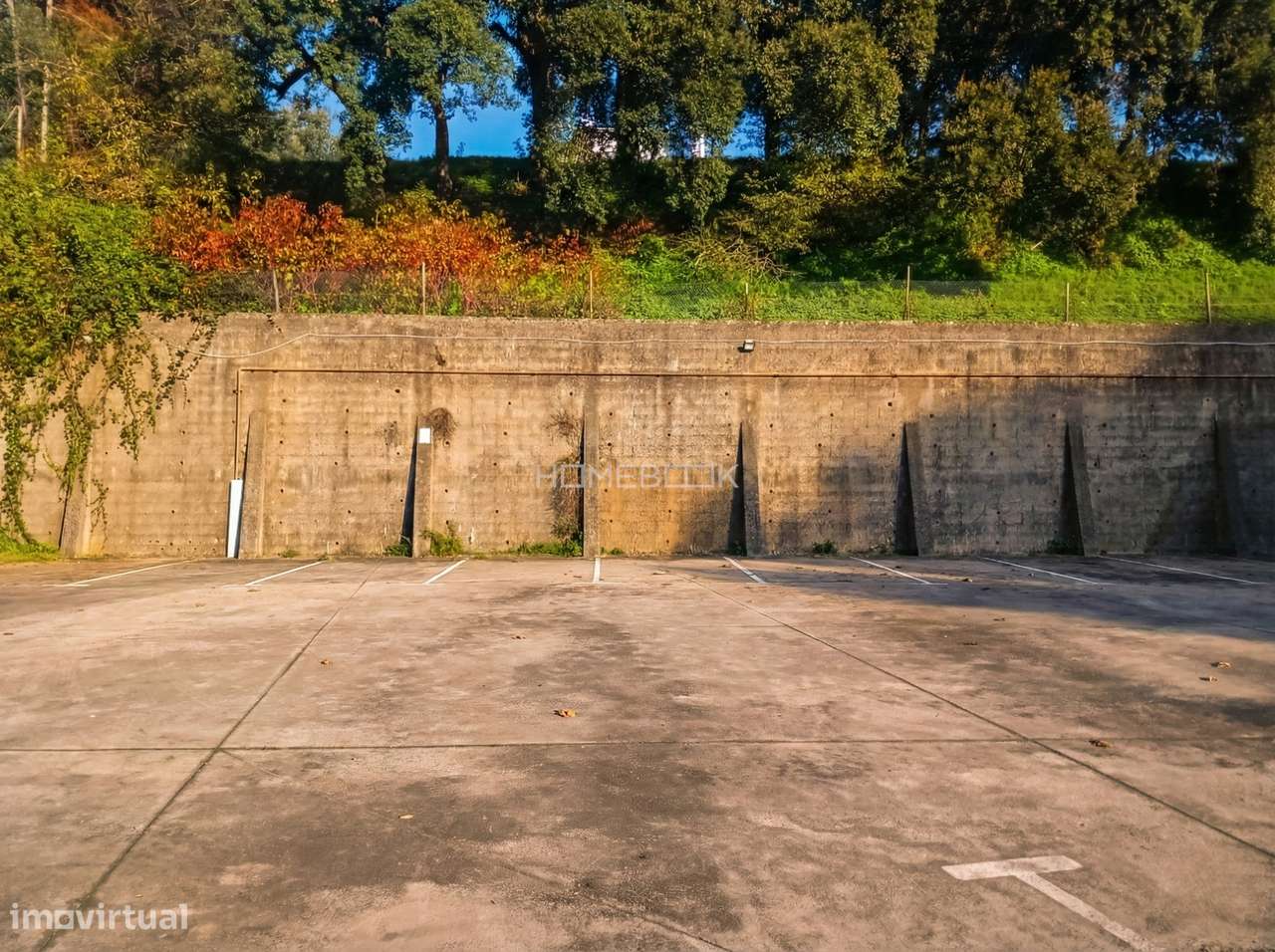 Edifício Comercial na Pateira: 1.294 m² com Vistas Únicas e Potencial - Grande imagem: 5/15