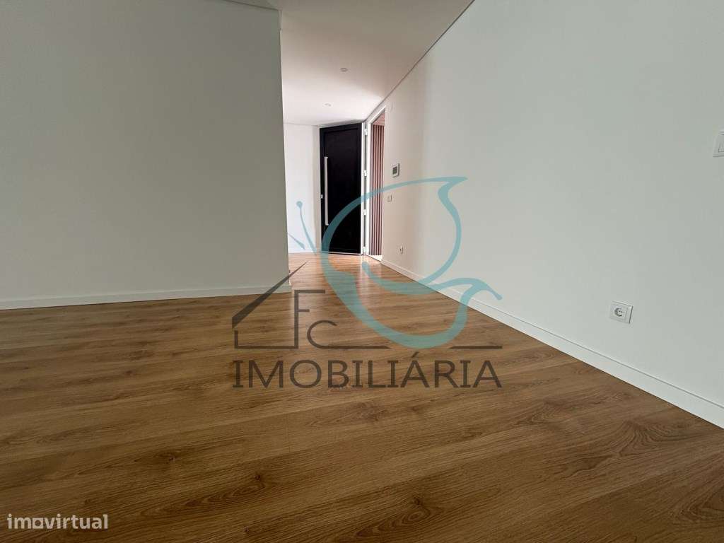Moradia T3 com acabamentos de Luxo e Piscina - Quinta da Amizade-29