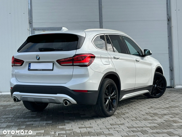 BMW X1 xDrive20d xLine sport - 13