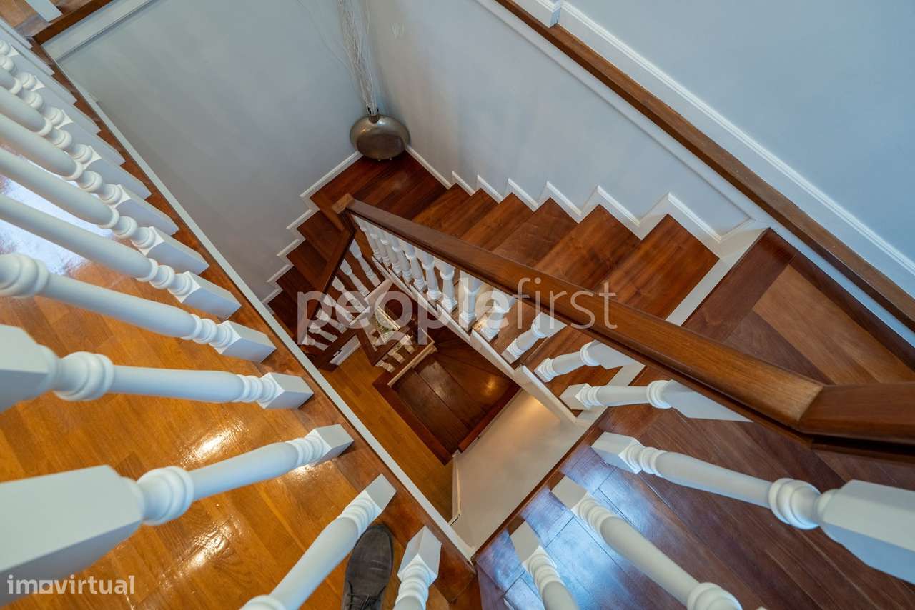 Moradia com garagem no centro da Senhora da Hora-28