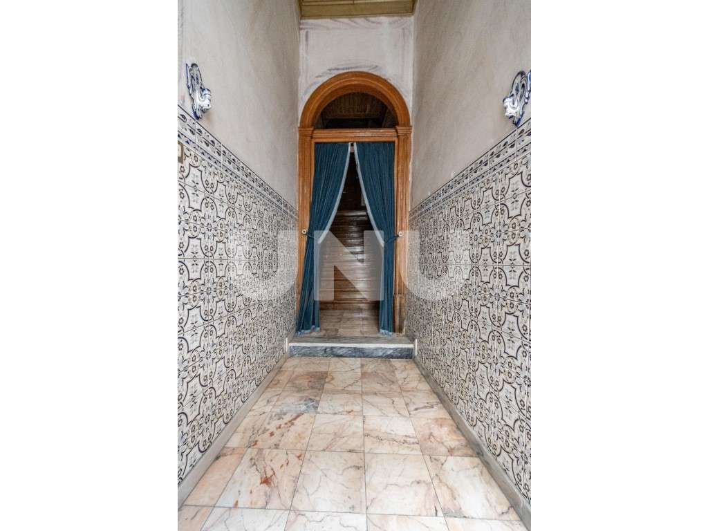 Prédio com Dois Edifícios Independentes no Tortosendo - Elevado Pot... - Grande imagem: 4/60