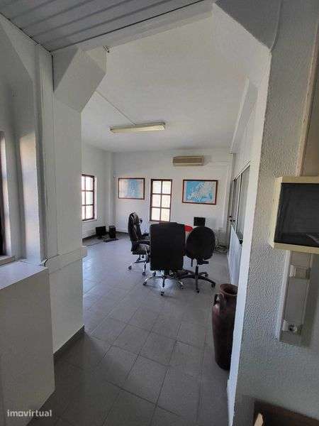 Armazém versátil para arrendamento: total ou metade - Grande imagem: 5/12