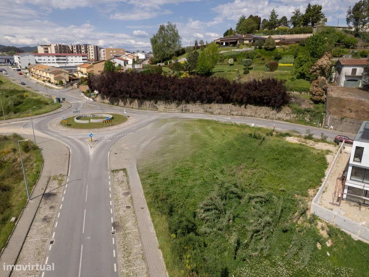 Terreno de Gaveto no Centro de Lousada-640m2 - Grande imagem: 4/22