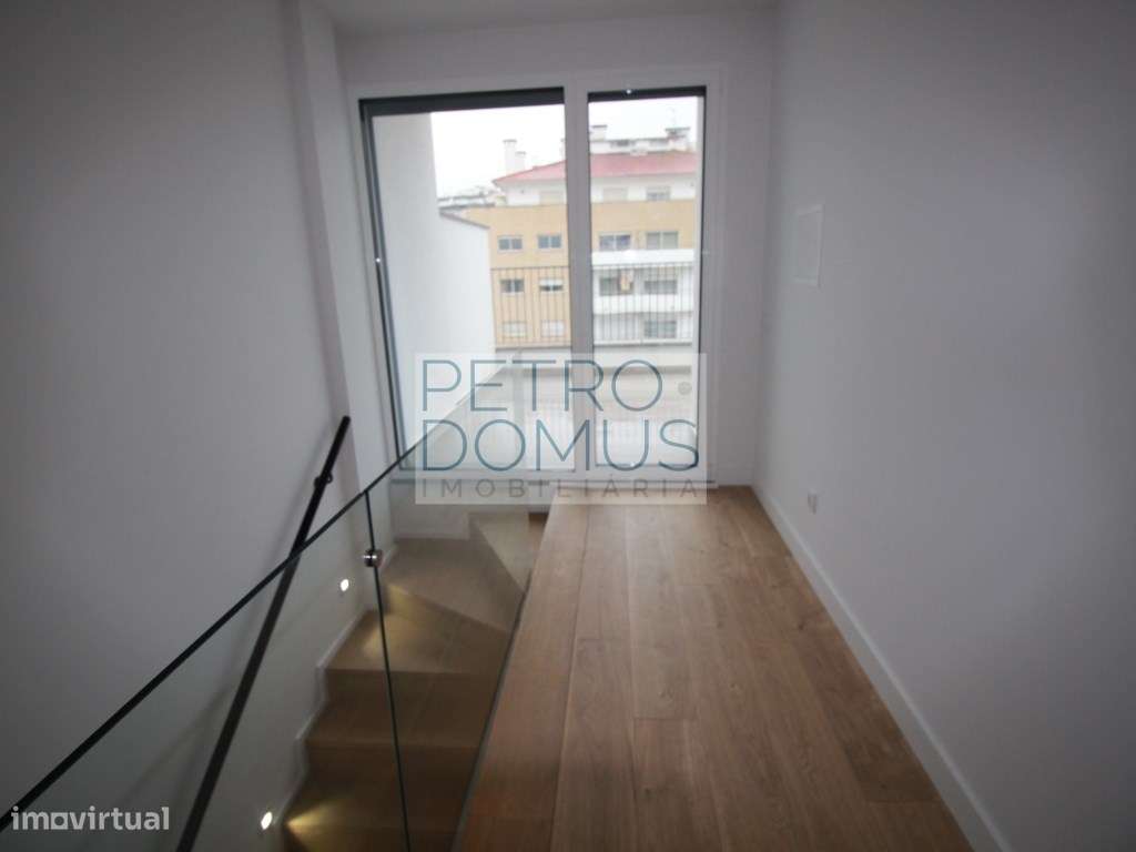 APARTAMENTO T3 DUPLEX NO CENTRO DE LEIRIA-12