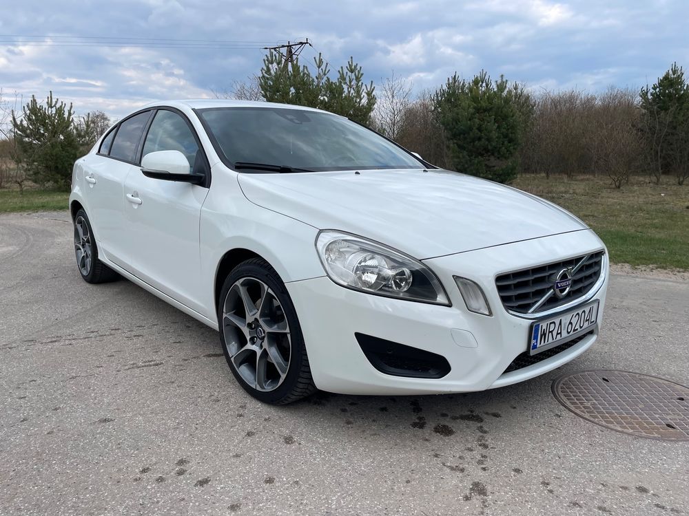 Volvo S60 II D3 2011