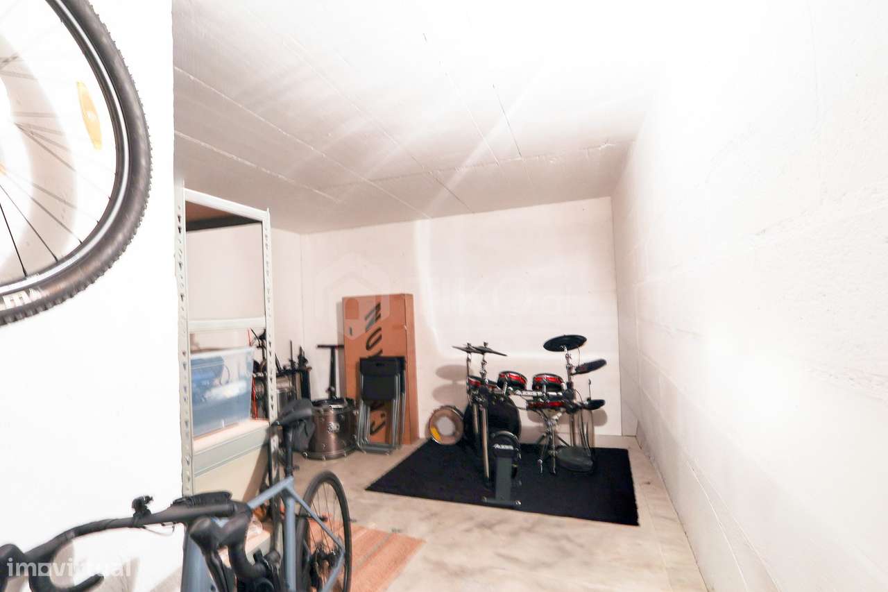 T4 CONVERTIDO EM T3 DE ALTO PADRÃO | 163 M² | 2 GARAGENS + ARRECADAÇÃO-31