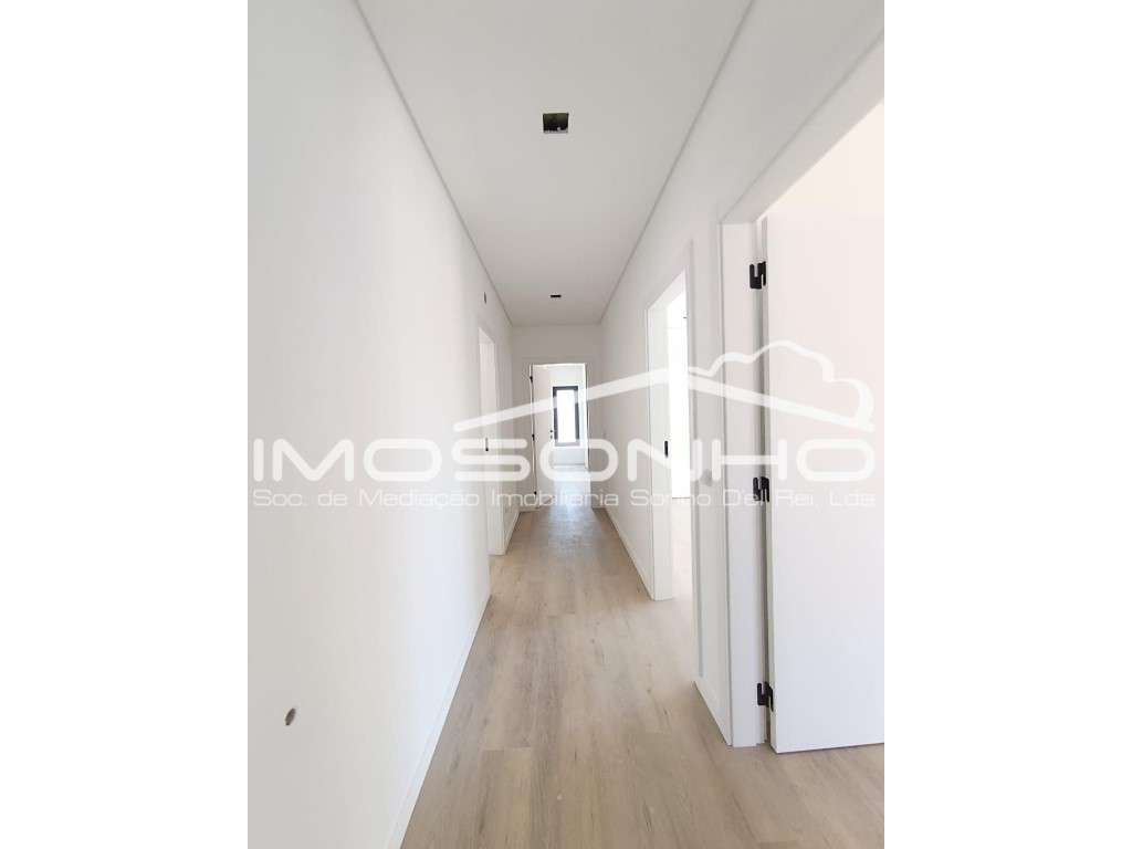 Moradia T3 Nova | Design Moderno | Eficiência A+ | Jardim, Garagem ...-9
