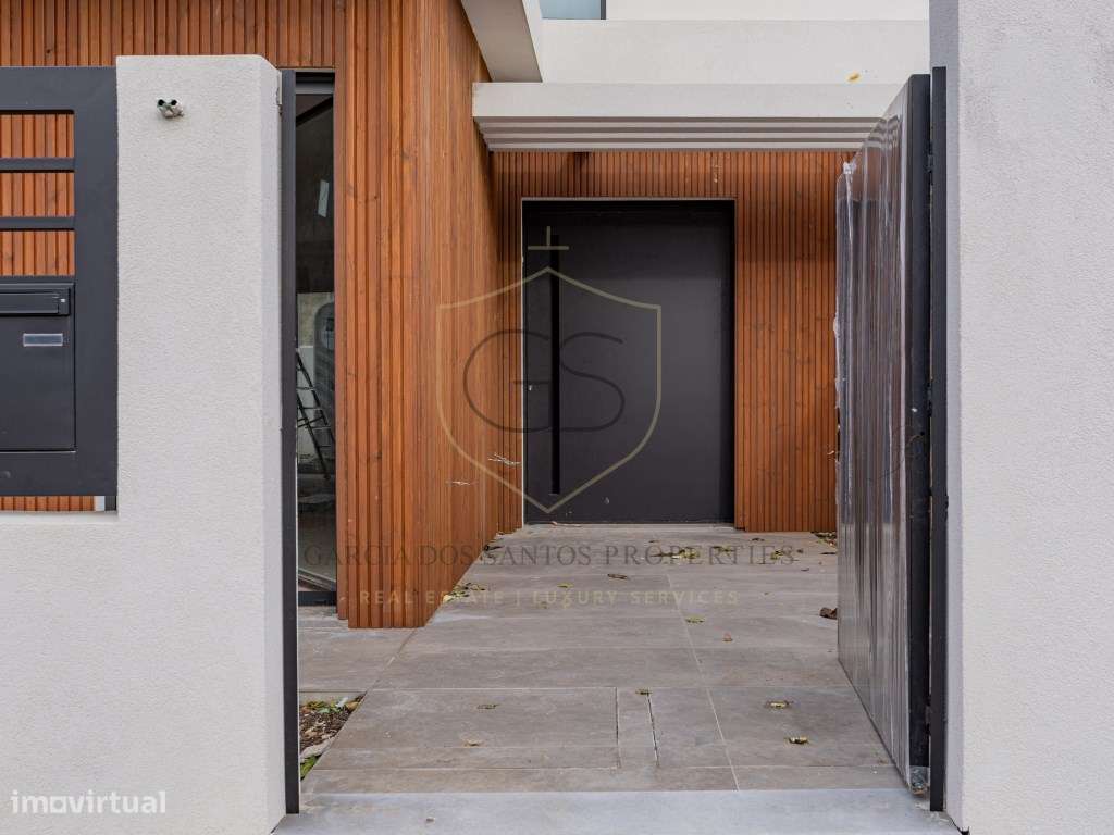 Elegante Moradia T3 + 1 Recém-Construída, Três Suites, Acabamentos ... - Grande imagem: 5/60