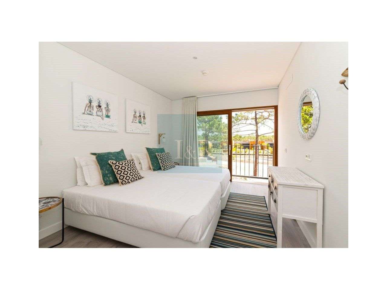 Apartamento T3 com piscina privativa em Troia