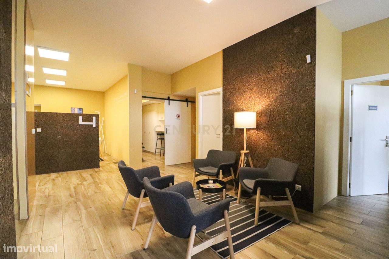 Loja em Aveiro com Estacionamento e Sala de Conferências - Grande imagem: 5/60