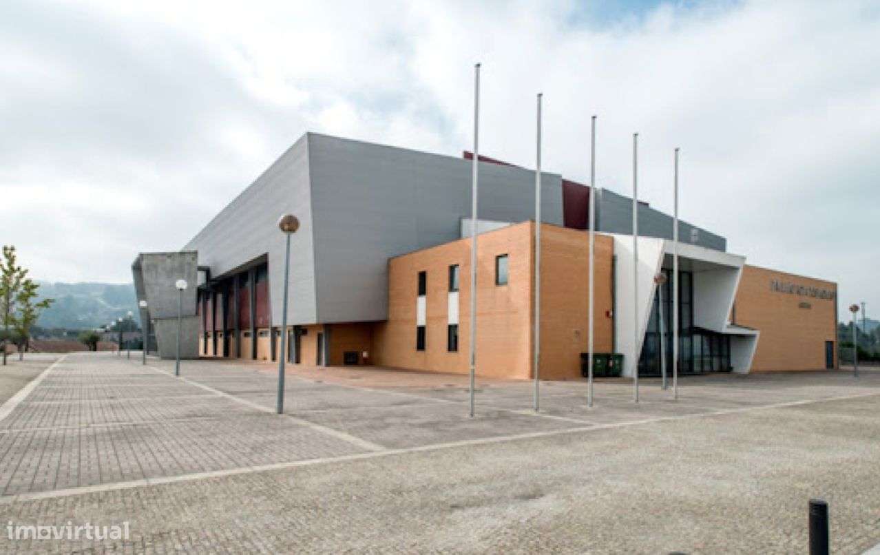 Lote de Terreno em loteamento junto da escola EB 2/3 - Bons Acessos-7