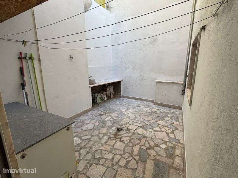 T1 + 1 a 50metros comboio - Grande imagem: 4/11