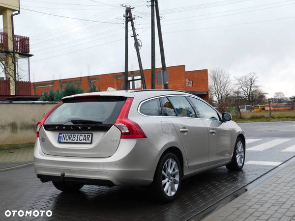 Volvo V60 D3 Summum - 25