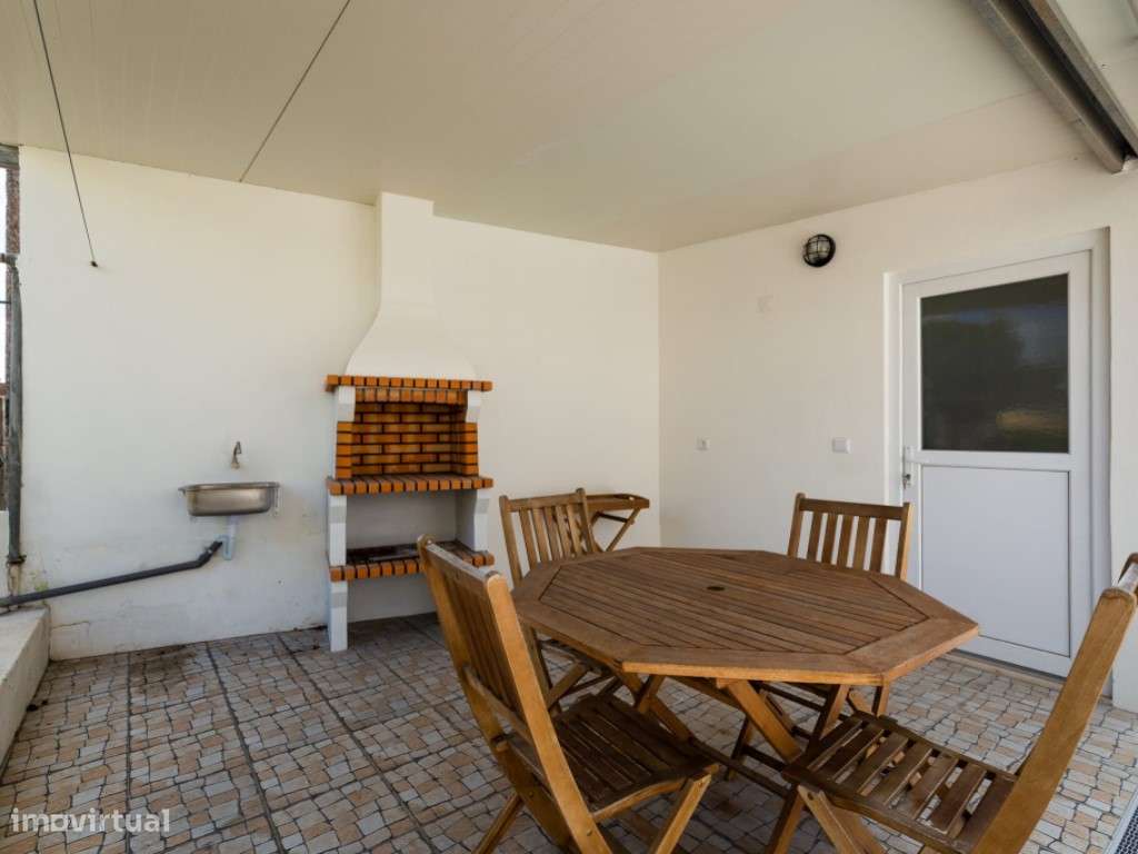 Moradia T4 individual em Vieira de Leiria-27