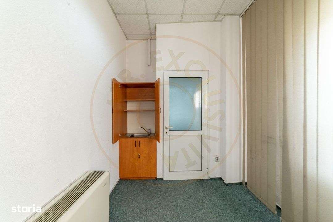 Spatiu situat pe cea mai circulata strada din oras - Bd. N. Balcescu - Imagine principală: 5/12