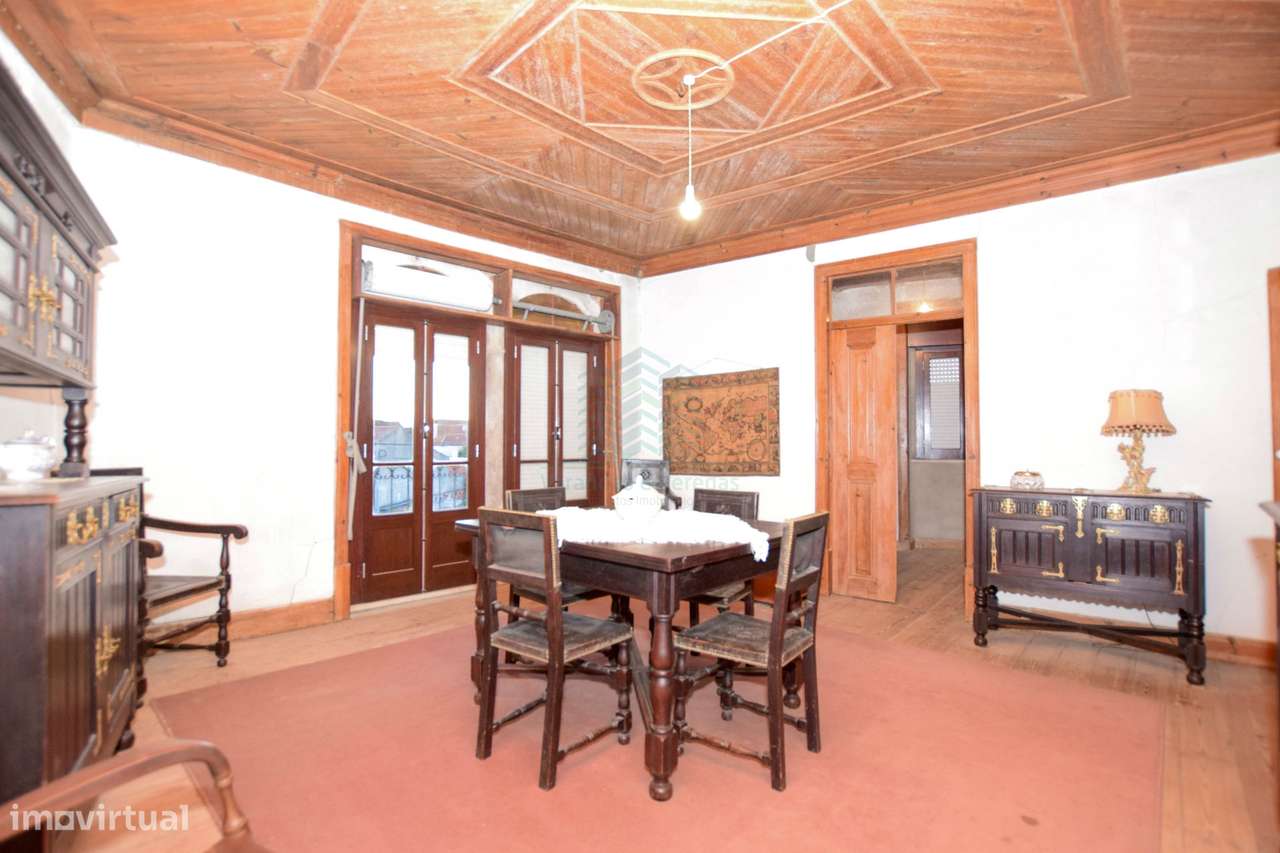 Moradia T7 com Garagem e Armazém - Alcorochel - Torres Novas-9