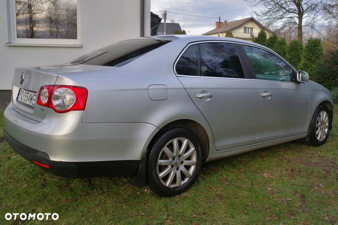 Volkswagen Jetta 1.9 TDI Comfortline - 10