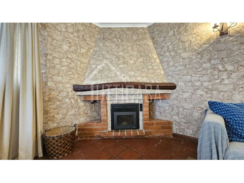 Moradia T3+1 na Venda do Pinheiro-28