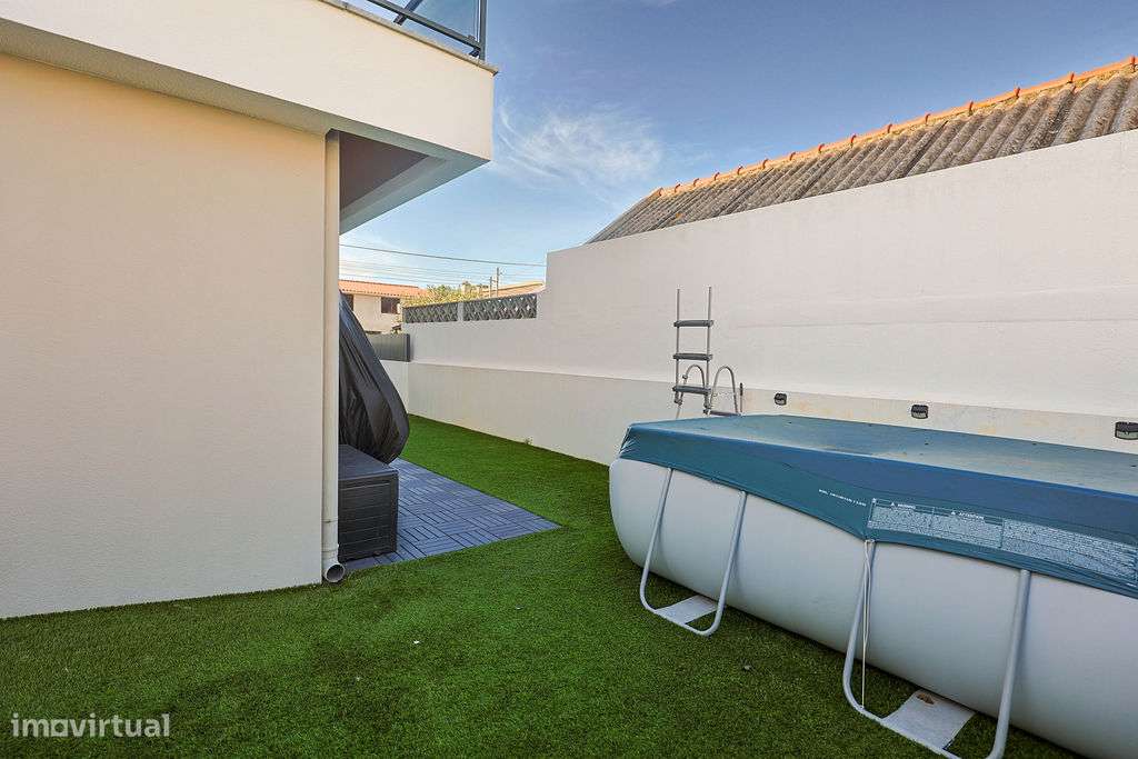 Moradia T4 com jardim, Fernão Ferro-9