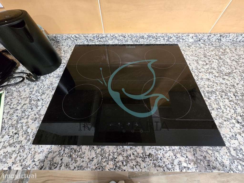 EXCLUSIVO - Excelente moradia de 2 pisos, com licença AL-19