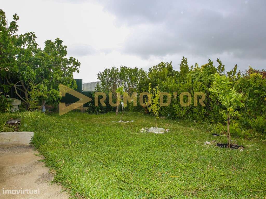 Moradia Exclusiva com áreas Independentes - junto a Arruda dos Vinhos-40