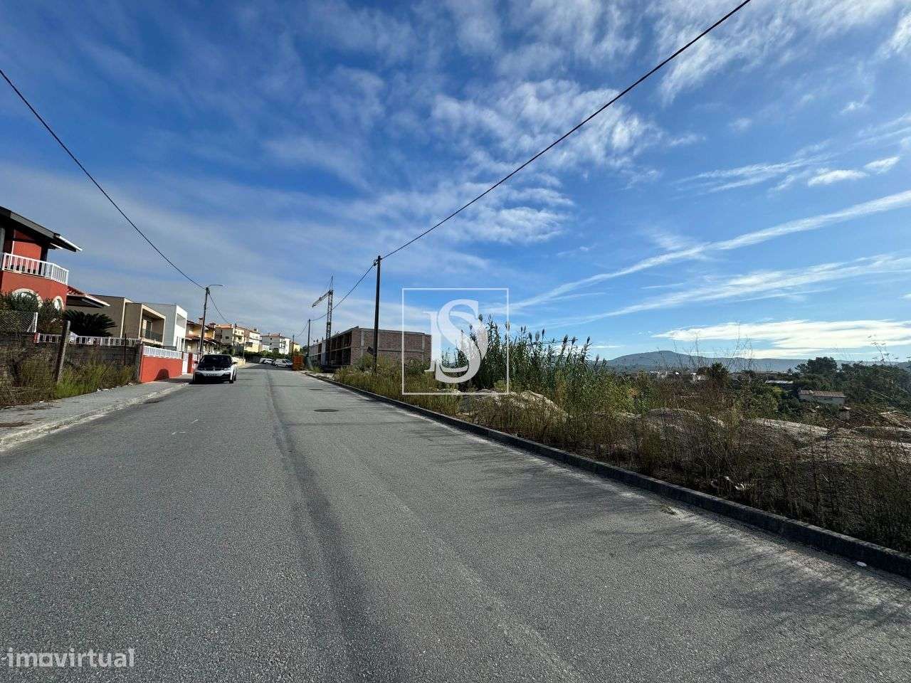 Terreno urbano com 540 m², em Vimieiro, Braga - Grande imagem: 2/16