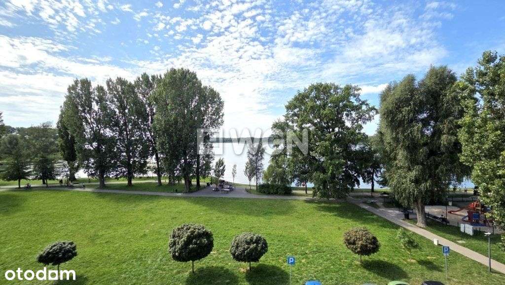 Apartament z widokiem na jezioro.-4