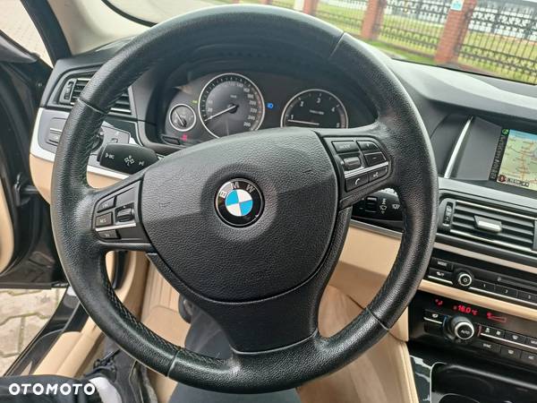 BMW Seria 5 518d - 25