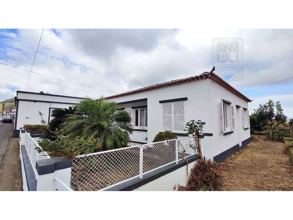 VENDA de VIVENDA - MORADIA com garagem, jardim e quintal - Santa Bá...-6