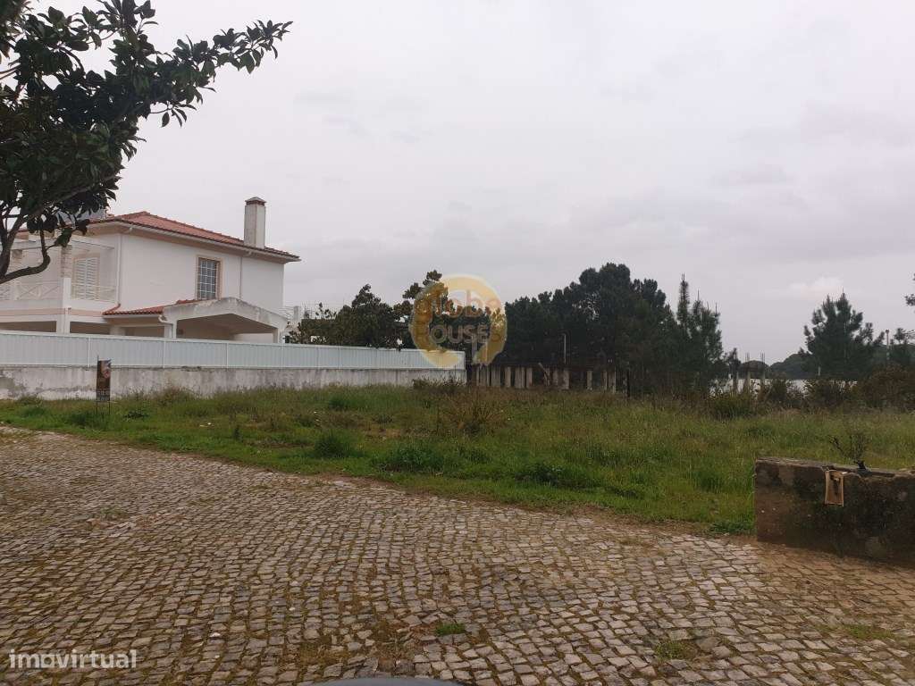 Lote com projeto perto das Escolas - Grande imagem: 2/3